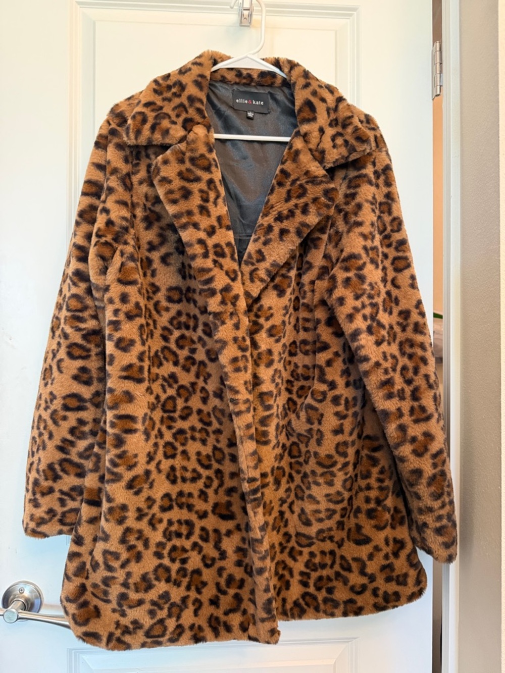 Ellie + Kate Leopard Print Faux Fur Coat - Large